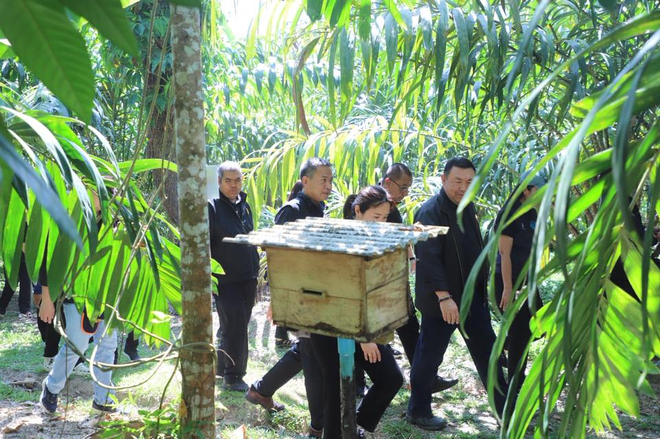 title - เลขาฯ ส.ป.ก. พร้อมคณะ ร่วมลงพื้นที่ติดตามคณะ รมช.กษ. ตรวจราชการ ณ ตำบลอ่าวลึก